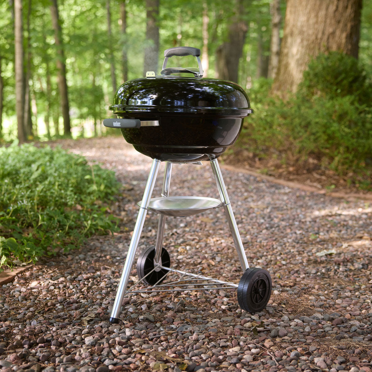 47cm Compact Charcoal BBQ | Black Porcelain-Enamel Kettle Barbecue with One-Touch Cleaning 3