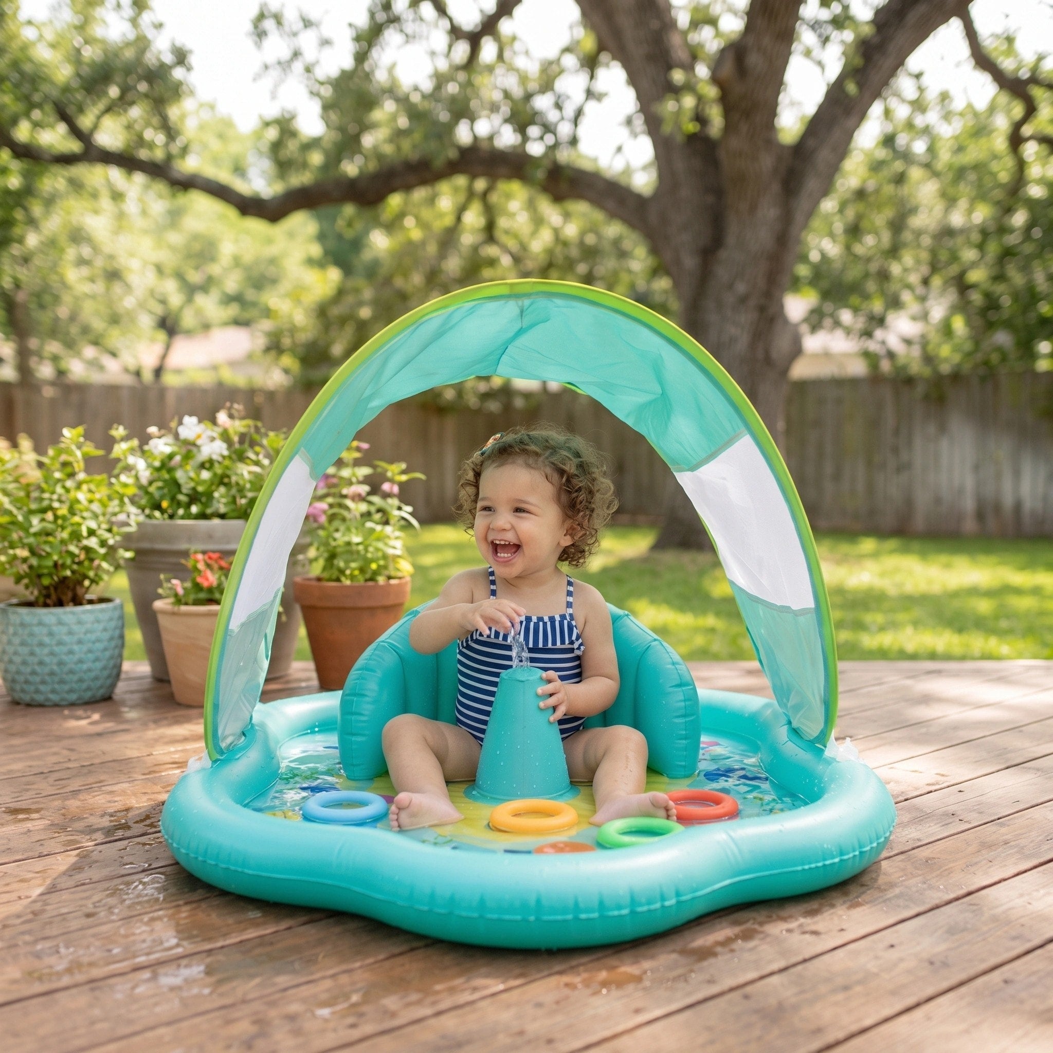 Piscine gonflable pour bébé avec auvent solaire pour tout-petits et jeux d'eau