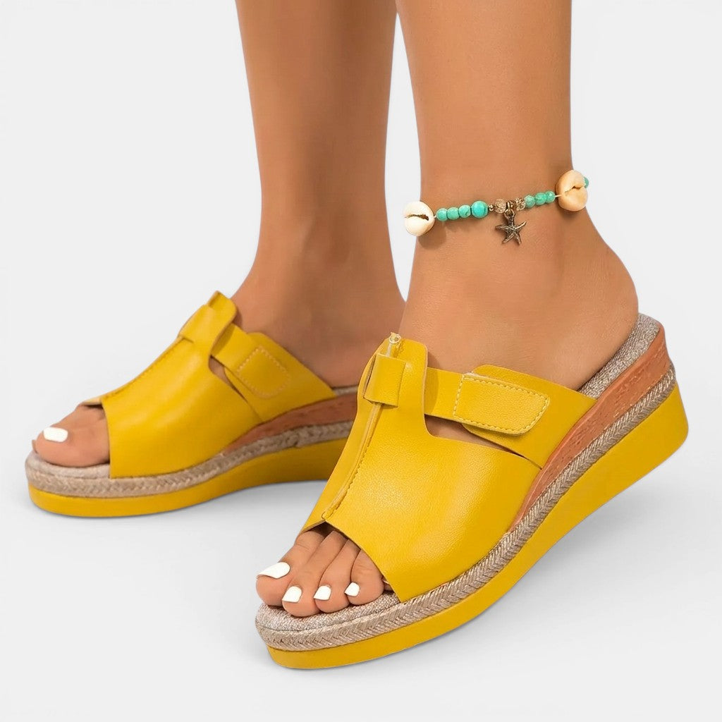 Sandali colorati imbottiti da donna | Calzature estive vivaci e confortevoli