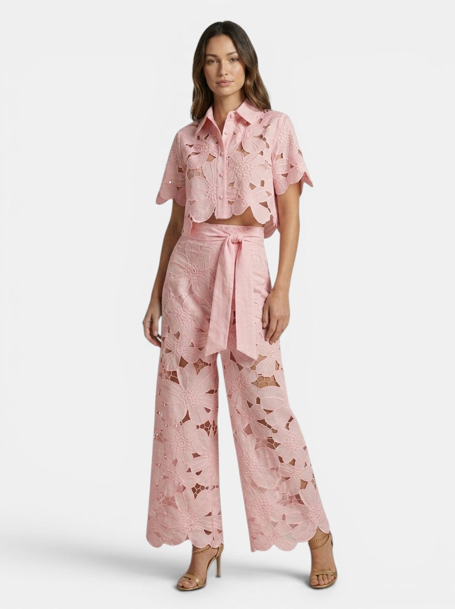 Conjunto de dos piezas para mujer con encaje floral | Top corto elegante con capa y pantalones de pierna ancha para primavera/verano