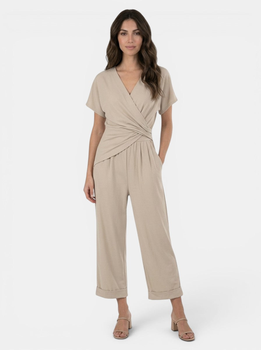 Completo leggero da donna in due pezzi | Top elegante con incrocio frontale e pantaloni su misura