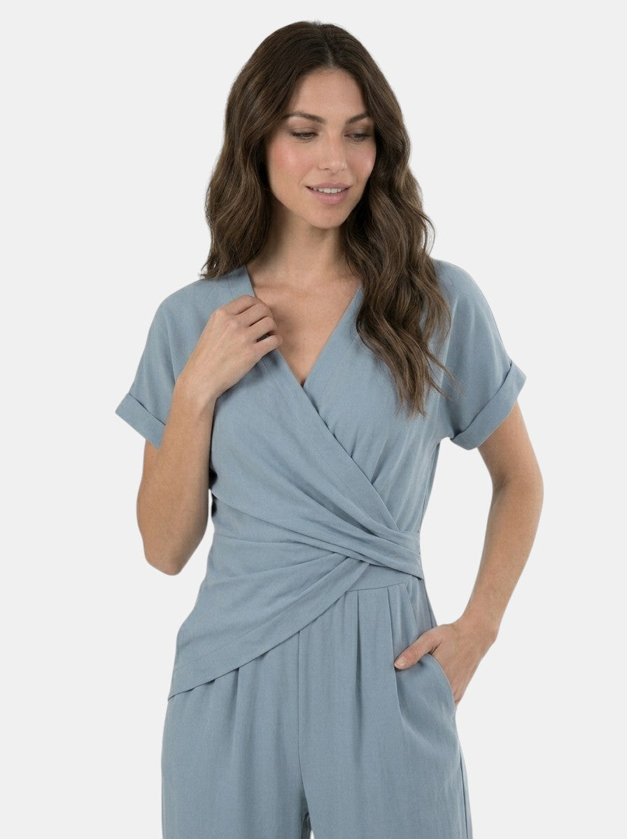 Completo leggero da donna in due pezzi | Top elegante con incrocio frontale e pantaloni su misura