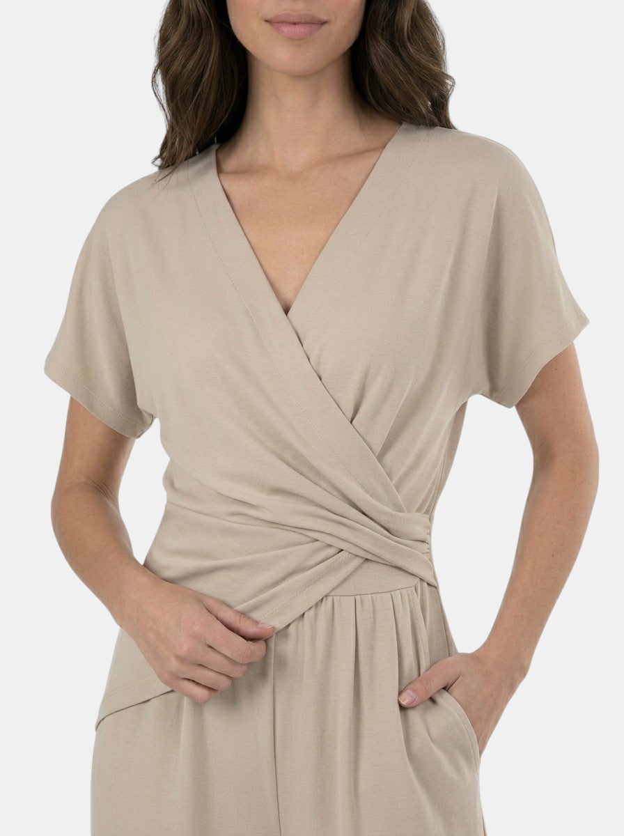 Completo leggero da donna in due pezzi | Top elegante con incrocio frontale e pantaloni su misura