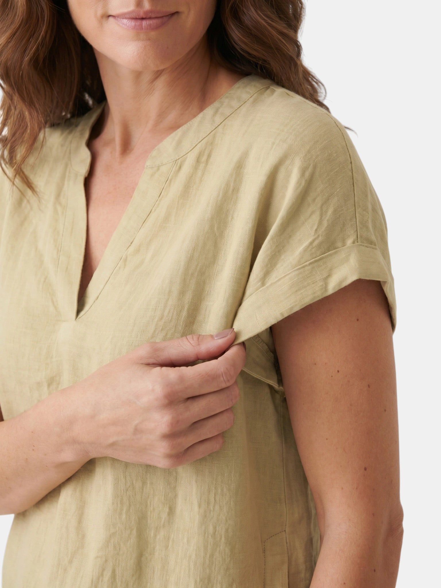 Blusa bianca da donna in tessuto morbido | Top estivo a scollo a V e vestibilità comoda