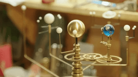 KosmosMaster Grand Orrery – Handcrafted Solar System Model with 28 Moons and 9 Planets | Bowlift 3