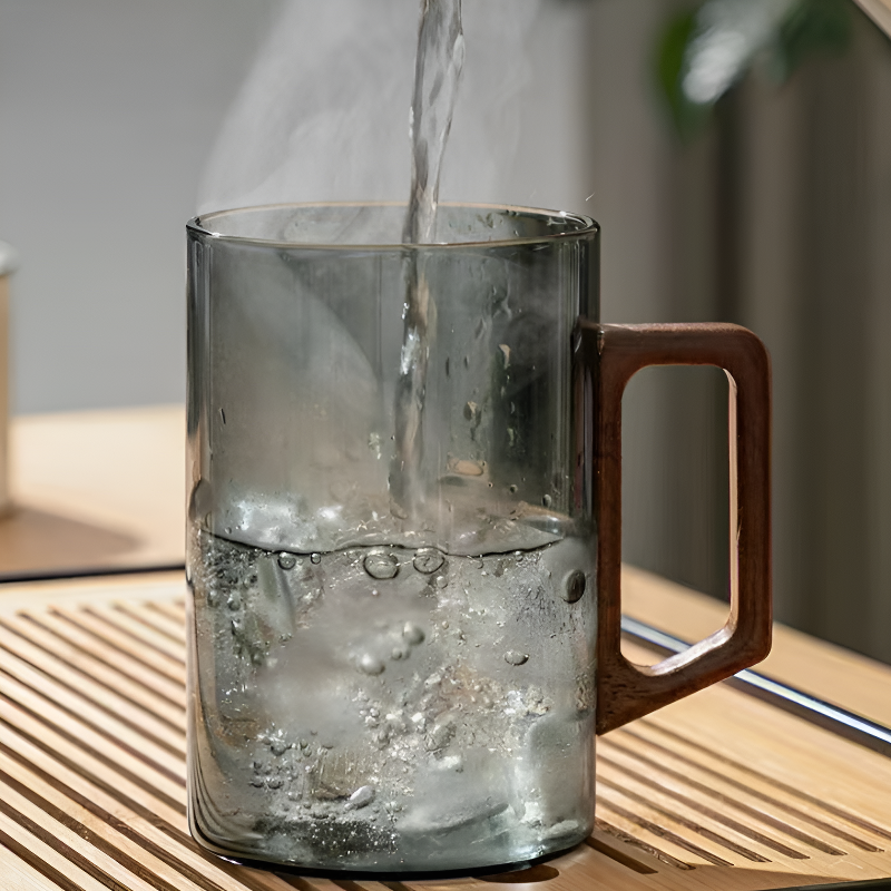 Tasse à thé en verre avec infuseur