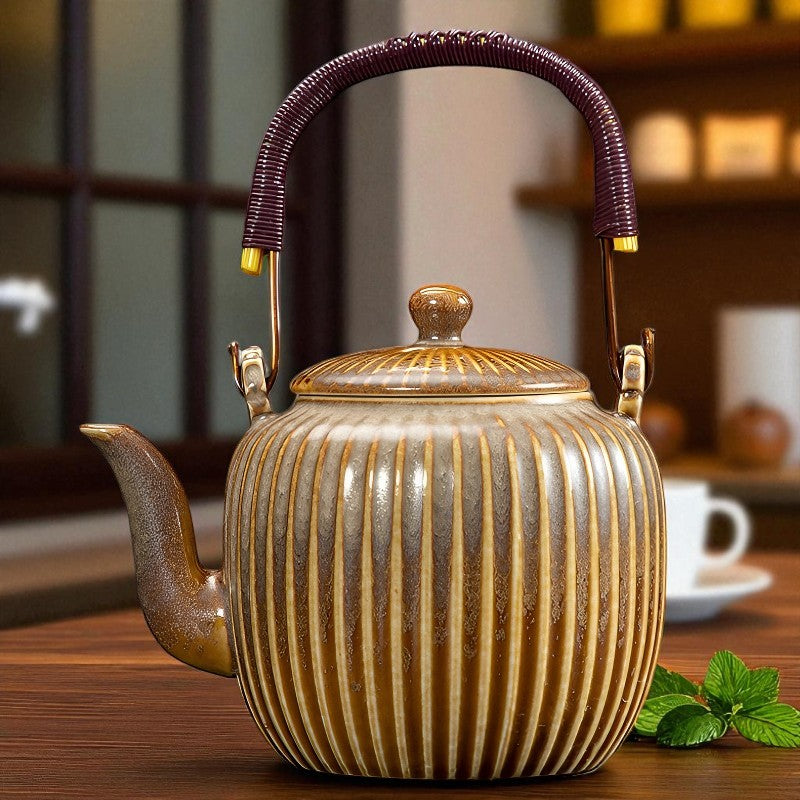 Théière contemporaine en céramique – Élégance sculpturale