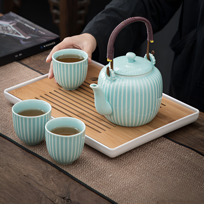 Théière contemporaine en céramique – Élégance sculpturale