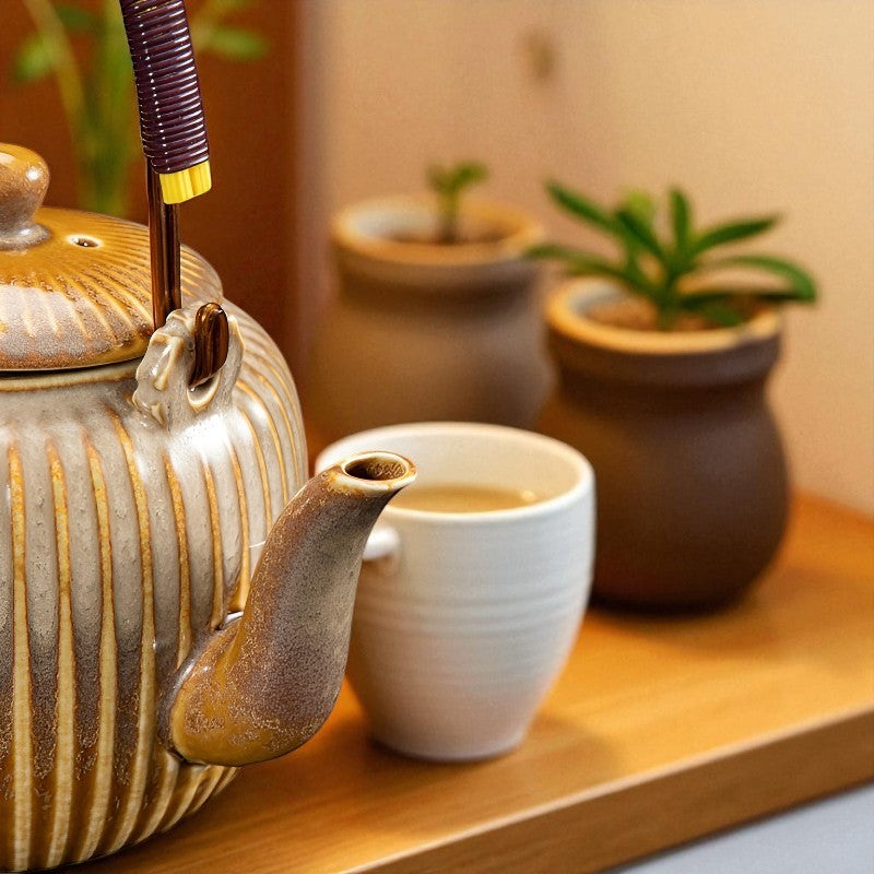 Théière contemporaine en céramique – Élégance sculpturale