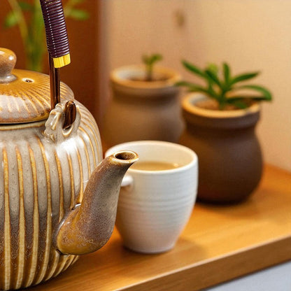 Théière contemporaine en céramique – Élégance sculpturale