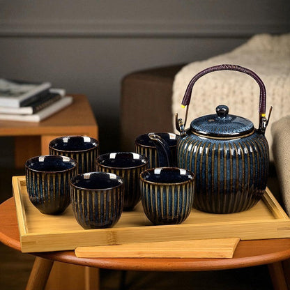 Théière contemporaine en céramique – Élégance sculpturale