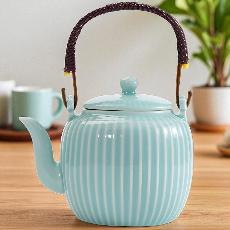 Théière contemporaine en céramique – Élégance sculpturale