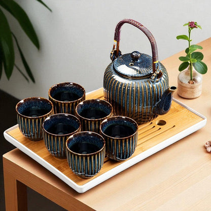 Théière contemporaine en céramique – Élégance sculpturale