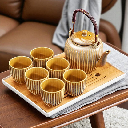 Théière contemporaine en céramique – Élégance sculpturale