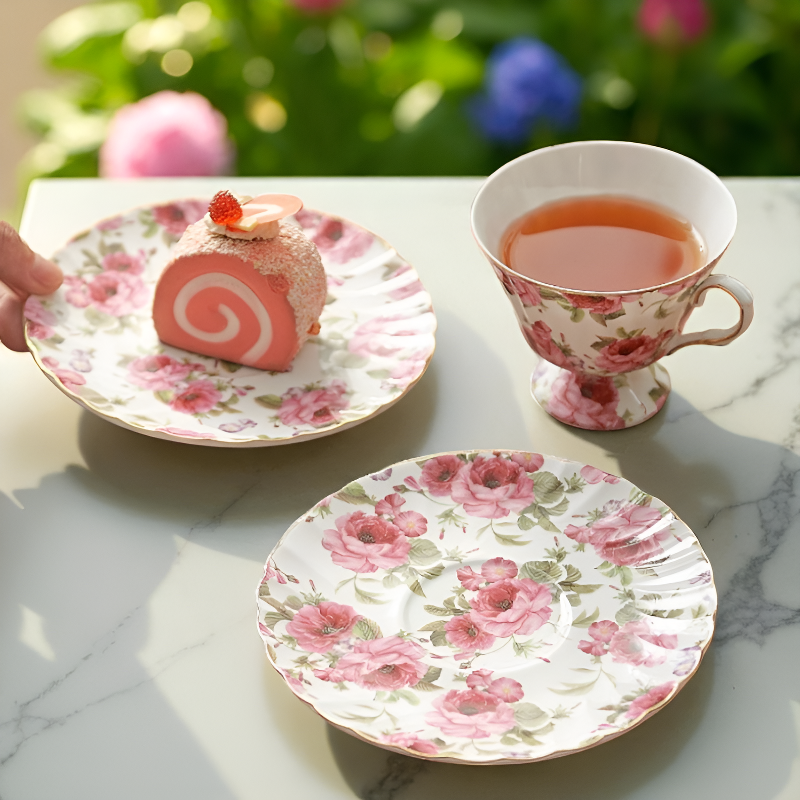 Théière fleurie vintage – Charme du jardin anglais