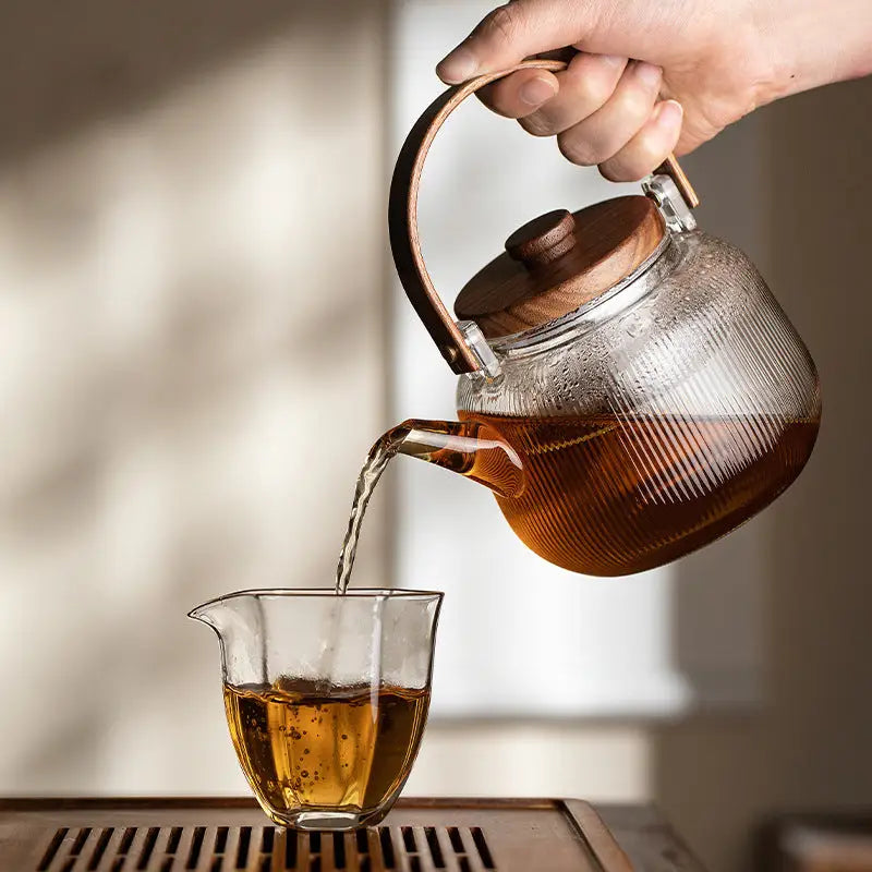 Théière borosilicate & bois naturel – L’équilibre parfait