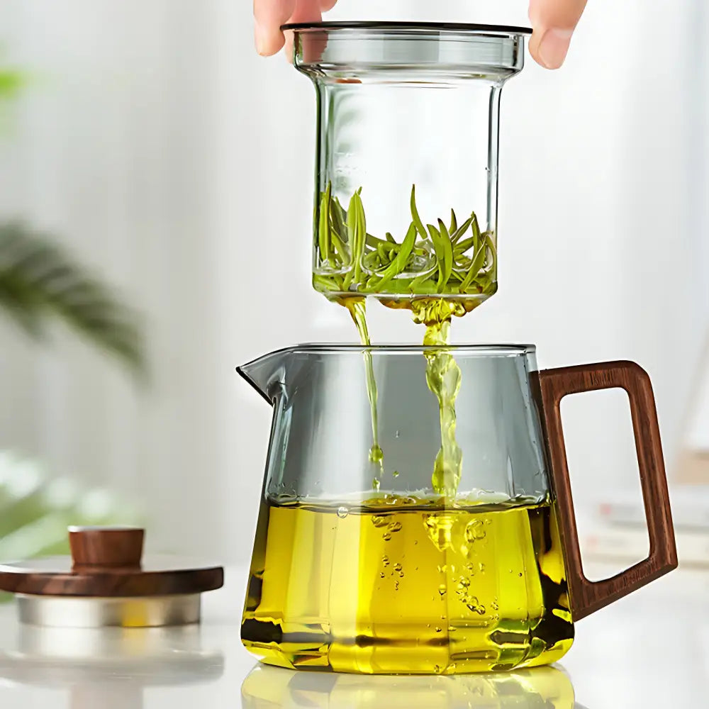 Théière en verre avec infuseur – Bois naturel & transparence