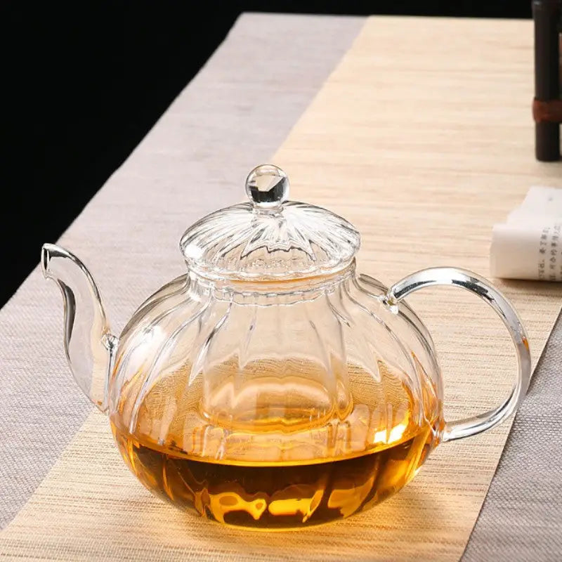 Théière en verre soufflé – L’art vivant du thé