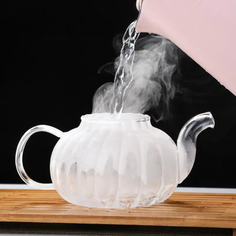 Théière en verre soufflé – L’art vivant du thé