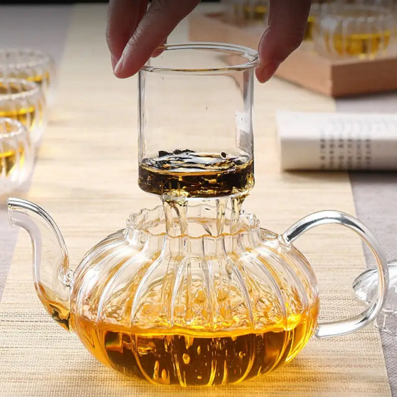 Théière en verre soufflé – L’art vivant du thé