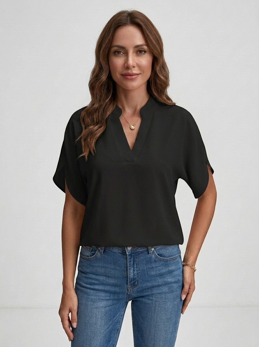 Blusa leggera da donna in tessuto | Top estivo su misura con scollo a V e maniche a cappuccio giocose