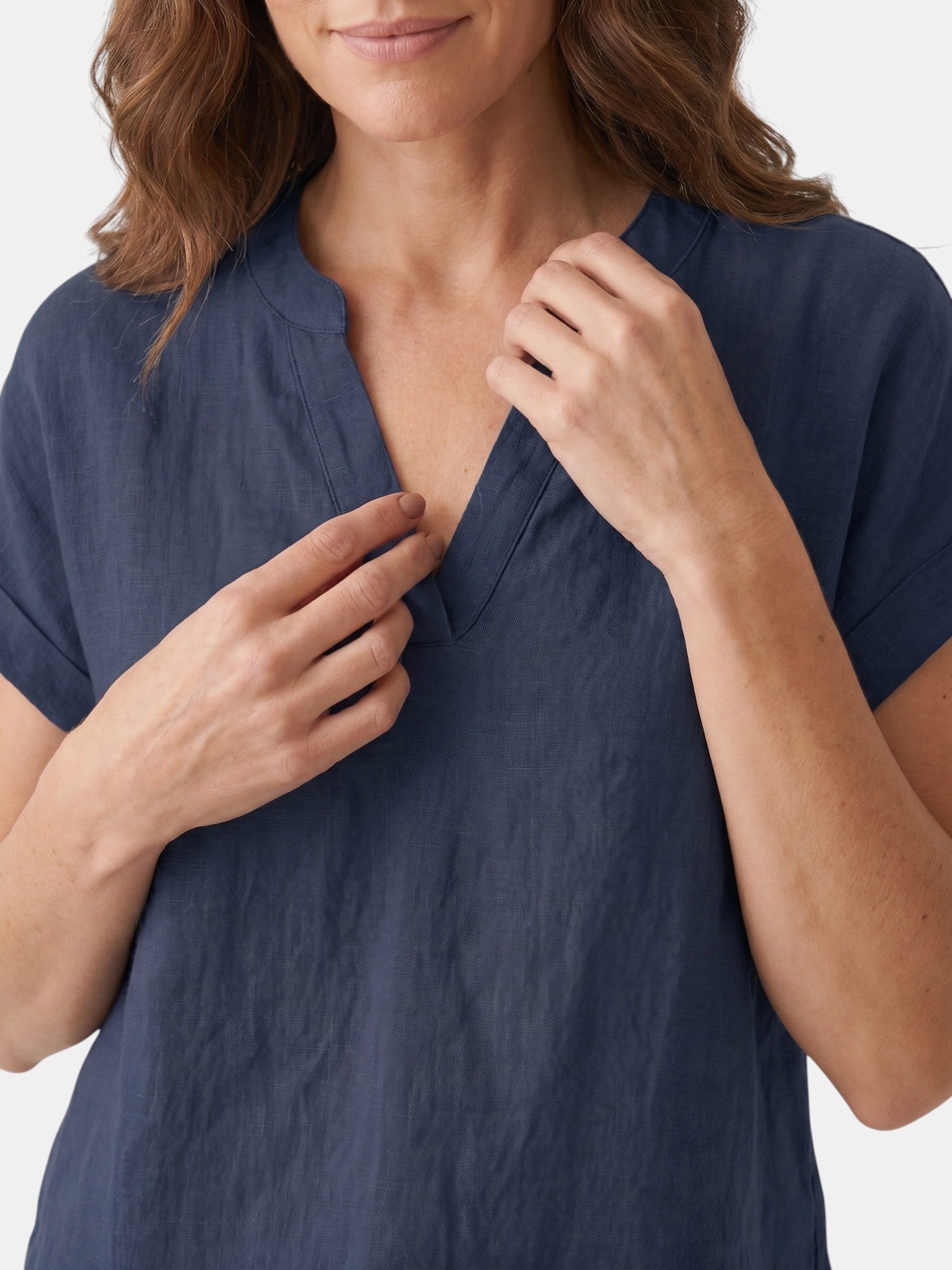 Blusa bianca da donna in tessuto morbido | Top estivo a scollo a V e vestibilità comoda