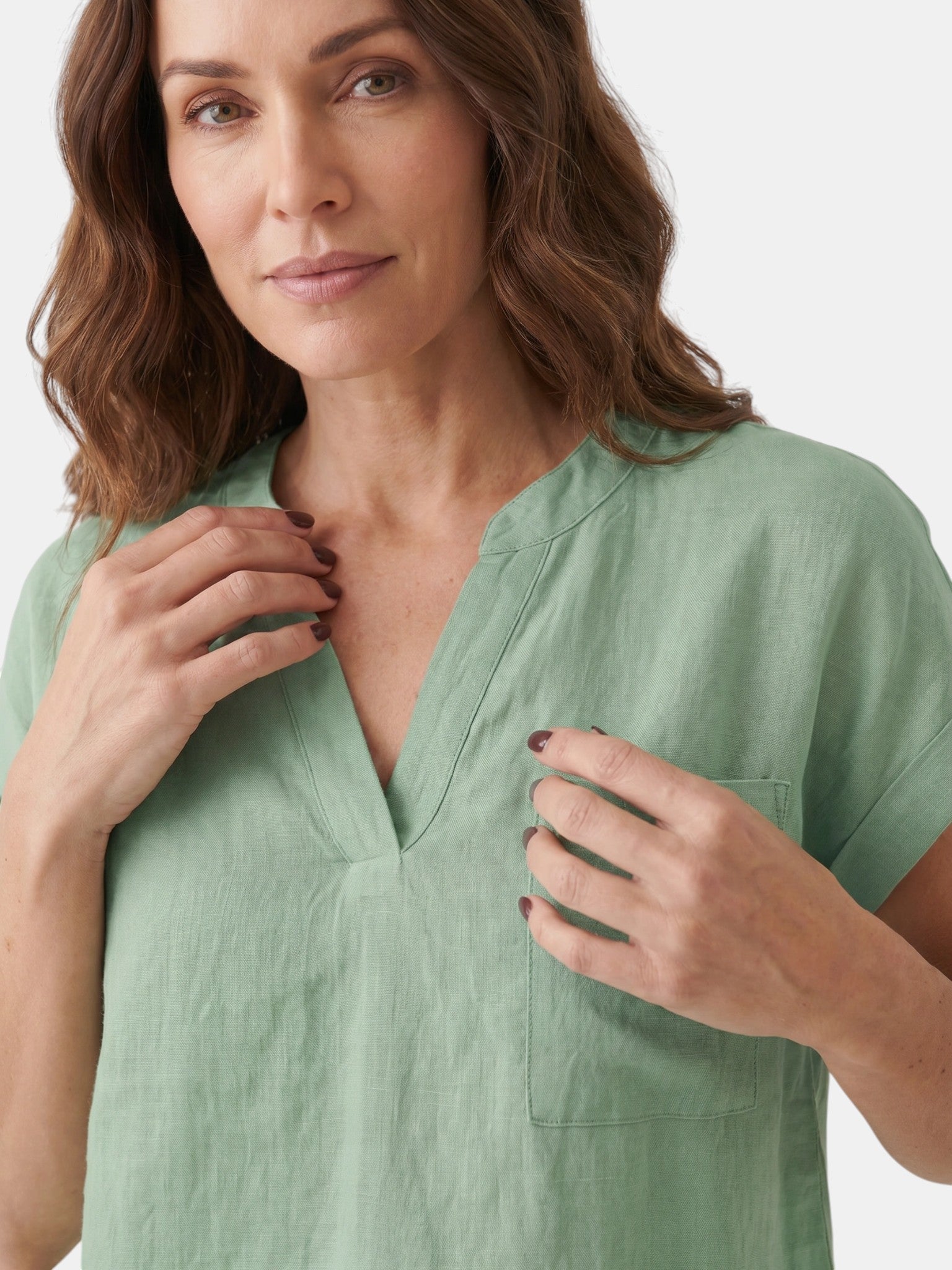 Blusa bianca da donna in tessuto morbido | Top estivo a scollo a V e vestibilità comoda