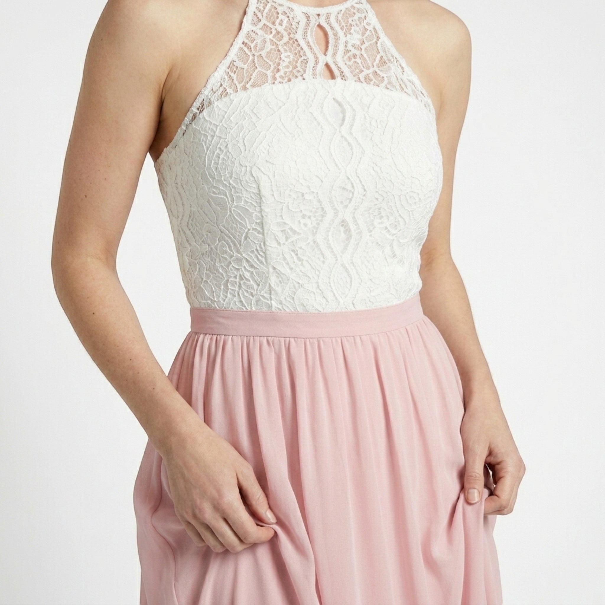 Robe longue douce à couches pour femme | Col halter élégant pour occasions estivales